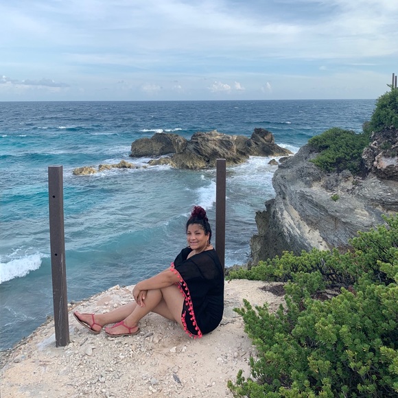 Meet your Posher, Gabby - Picture 1 of 2